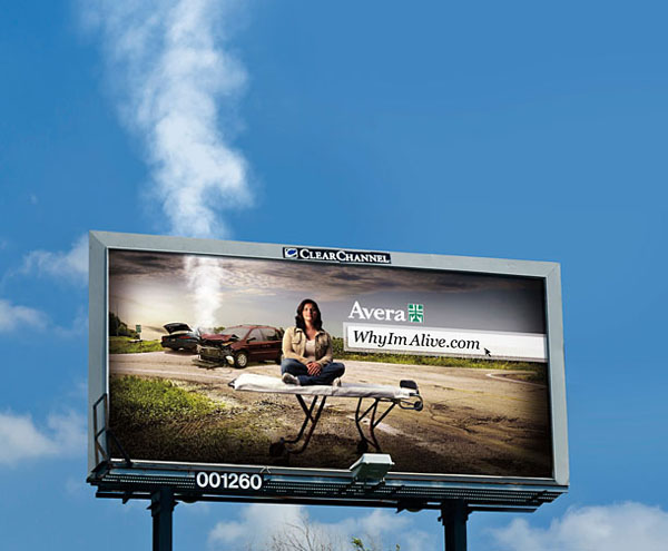 Дизайн на креативна билборд реклама - димяща кола