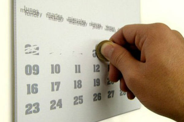 Дизайн на печатни материали - календар с изтриване на дати