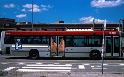 Щури реклами по автобуси (16)