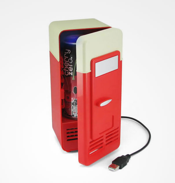 Забавен офис: usb хладилник за Вашите напитки Забавен офис: usb хладилник за Вашите напитки