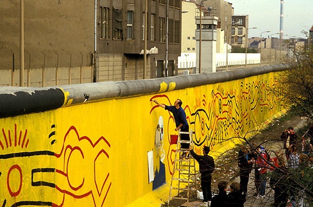 Берлинската стена, Кийт Харинг, 1986