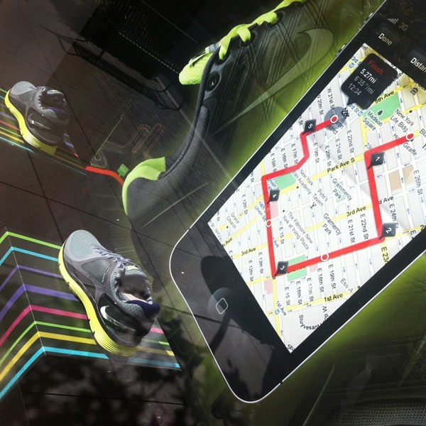 Печеливш маркетинг на търговски марки Nike и Apple Печеливш маркетинг на търговски марки