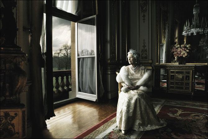 Кралица Елизабет II